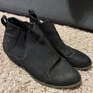 Black ankle booties size 9 Target